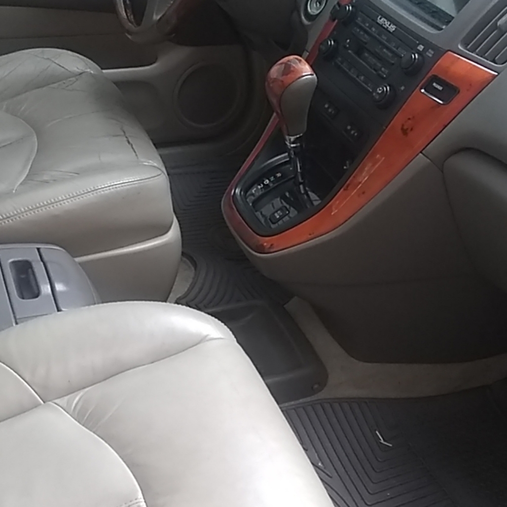 Lexus RX 300 - Picture 3 of 4